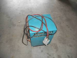 lot 34 image: Used Tennant 36v Charger