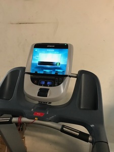 Precor 885 Commercial Touchscreen Treadmill