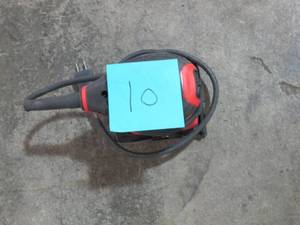 lot 10 image: Milwaukee 6033-21 3 Amp 14 Sheet Corded Palm Sander