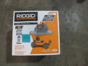 lot 19 image: Ridgid 6 Gallon NXT Wet Dry Vac HD0600