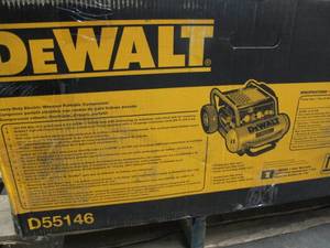 lot 47 image: Dewalt D55146 1.6 HP CONTINUOUS, 225 PSI, 4.5 GALLON COMPRESSOR
