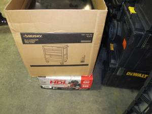 lot 71 image: Husky Tools 33 in. 4-Drawer Mechanics Tool Cart in Black - Dented