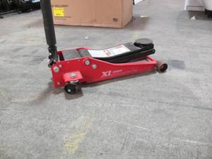 lot 76 image: Arcan 3 Ton Professional Grade Aluminum And Steel Service Jack - Possibly missing Extender