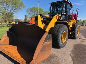 lot 1 image: 2016 CAT 950M Wheel Loader
