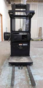 lot 20 image: Prime Mover OPX30 Order Picker