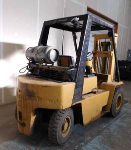lot 5 image: 8000lb Cat V80C Forklift