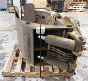 lot 23 image: Cascade Class III Paper Roll Clamp