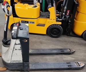 lot 14A image: 2006 Crown WP2336-45 Electric Pallet Jack