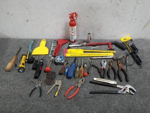 lot 117 image: Lot of Hand Tools