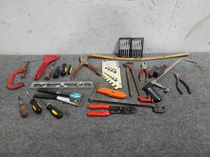 lot 118 image: Lot of Hand Tools