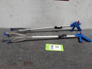 lot 122 image: (2) Reach Grabbers 32 Long
