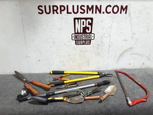 lot 128 image: Lot of Gardening Tools