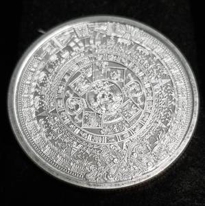 lot 16 image: 1 TROY OZ. .999 FINE SILVER MAYAN CALENDAR ROUND