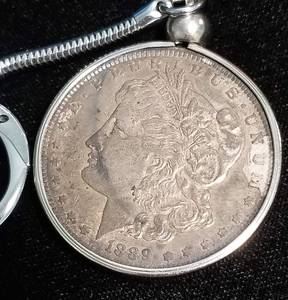 lot 37 image: 1889 MORGAN SILVER DOLLAR KEYCHAIN