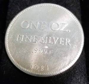 lot 65 image: 1 TROY OZ. .999 FINE SILVER 1981 HOFFMAN MINT