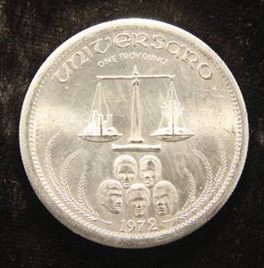 lot 21 image: 1 TROY OZ. .999 FINE SILVER 1972 UNIVERSAL TRADE UNIT