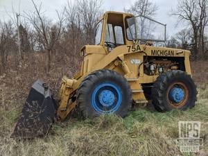 lot 2 image: 1960s MichiganClark Front End Loader - Model 75