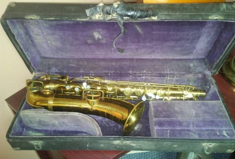 lot 30 image: Vintage saxophone alto Wurlitzer American.