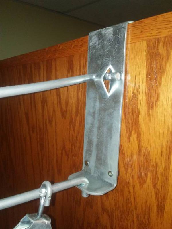 lot 35 image: 3 units Over-the-door rehab pulley Arm System excellent condition.
