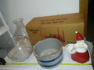 lot 33 image: Dept 56 figurine. Crock, glass, Christmas Vintage Center piece,