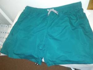 lot 46 image: New Men  s Swimsuit XL