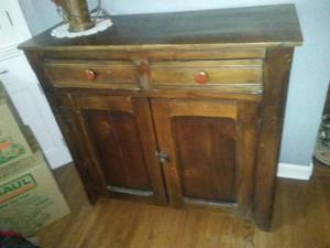 lot 136 image: Antique  Vintage  Pennsylvania cupboard.