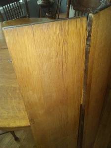 lot 139 image: Antique 45  oak paw feet . With leaves and 5 chairs
