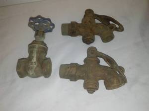 lot 102 image: Gate Valve & 2 fuel spigots