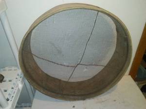 lot 80 image: Vintage Cheese Strainer 22  diameter.