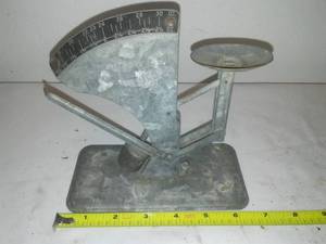 lot 82 image: Scale - Oakes Manufacturing Co.,
