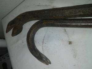 lot 88 image: 2 Pry bars Crow bars heavy duty