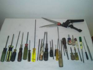 lot 153 image: Screwdrivers and more.