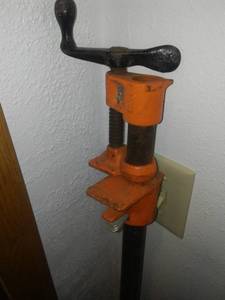 lot 155 image: Wood Clamp 54   garden tools,
