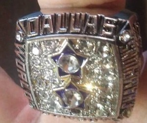 lot 238 image: Dallas Cowboys Super Bowl Ring Roger Staubach