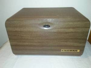 lot 244 image: Vintage bread 17 x 11 x 10.5 Bread box, metal, wood, and vinyl covering. excellent.