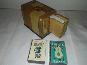 lot 263 image: Wood hand crafted Playing Card Box- Vintage