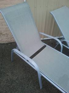 lot 141 image: 2 lounge adjustable lawn chairs.