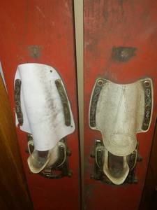 lot 306 image: 1959 Water Skis original paint.