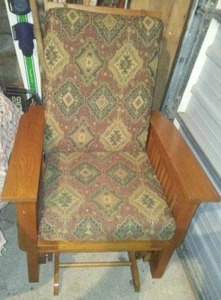 lot 316 image: Oak Glider Rocker