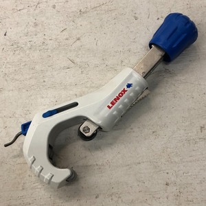 lot 150 image: Lenox 18 To 1 34 Tube Cutter, N...