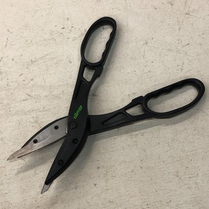 lot 157 image: Hilmor 12 Aluminum Tinner Snips, N...