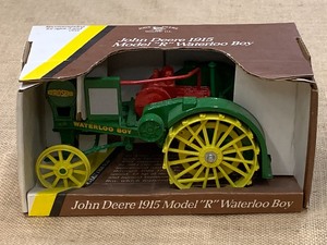 Ertl 116-Scale John Deere 1915 Mod...