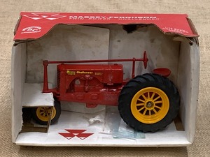 Spec-Cast 116-Scale Massey Ferguso...