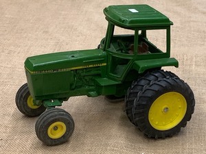 Ertl Scale Model John Deere 4440 ...