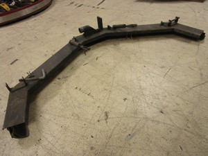 lot 205 image: FLOOR SCRUBBER SQUEEGEE COMPONENT