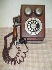 lot 146 image: Vintage Rotary Phone