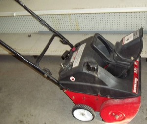 lot 165 image: Snow Blower