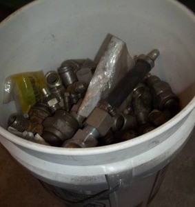 lot 31 image: Hydraulic Fittings and More