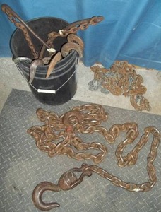 lot 35 image: Chains and Hooks