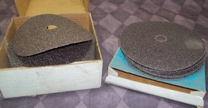 lot 184 image: Sandpaper Discs